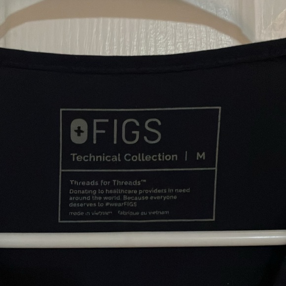 Figs Medium Casma Top in Navy Blue - Picture 2 of 3
